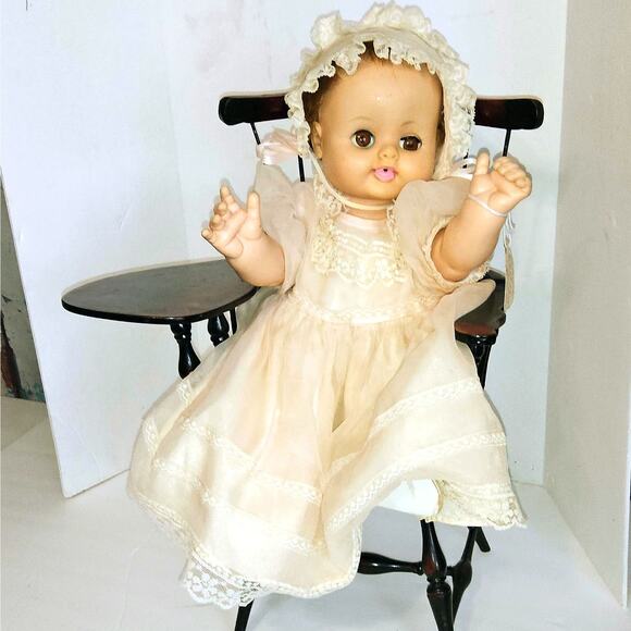 16" 1960 Madame Alexander Brown Eyed All Vinyl Baby Doll - Picture 2 of 13